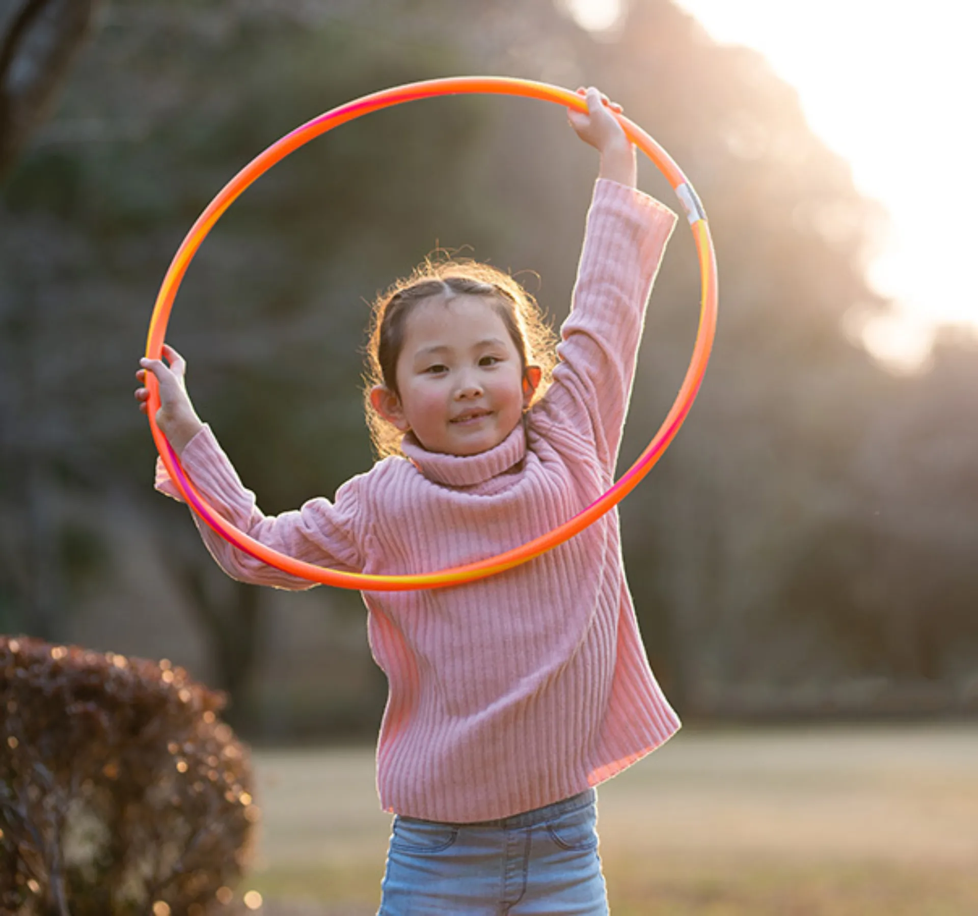 Single girl hula hoop 604x566